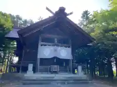 川西神社の本殿