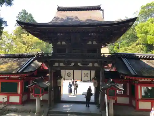 石上神宮の山門