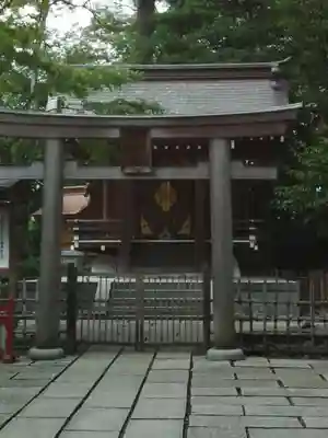 越ヶ谷久伊豆神社の鳥居