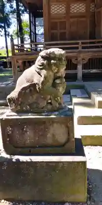 守りの神　藤基神社の狛犬