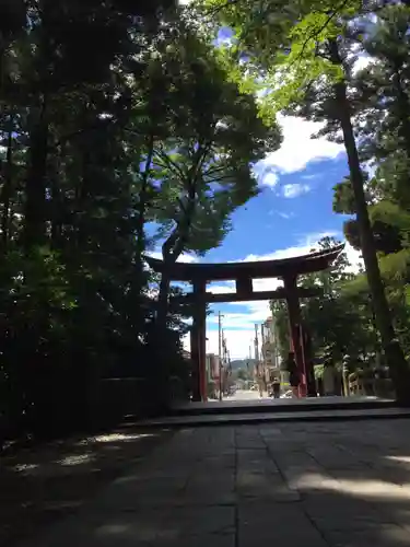 彌彦神社の鳥居