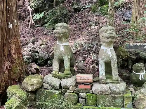 鳳来寺の狛犬