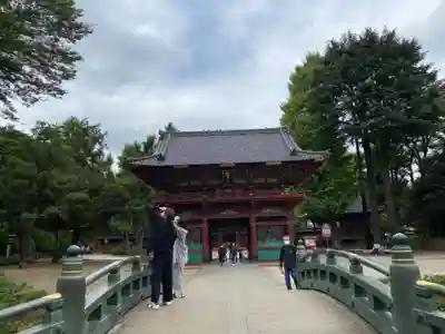 根津神社の山門・神門