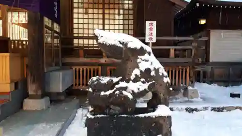 北海道神宮頓宮の狛犬