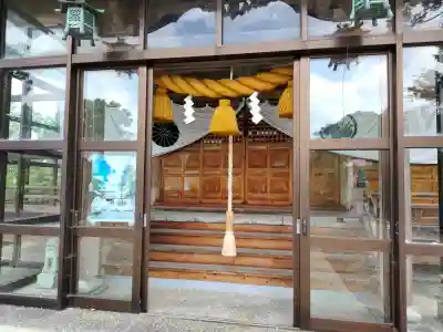 鰀目嶽神社の{uncategorized: "未分類", other: "その他", undefined: "問題あり", building: "その他建物", grave: "お墓", sacred_gate: "鳥居", guardian: "狛犬", statue: "像", buddha: "仏像", history: "歴史", nature: "自然", garden: "庭園", animal: "動物", pagoda: "塔", temizu: "手水舎", mountain_gate: "山門・神門", sanctuary: "本殿・本堂", subordinate: "末社・摂社", art: "芸術", scenery: "景色", jizo: "地蔵", ema: "絵馬", goshuin: "御朱印", omikuji: "おみくじ", items: "授与品その他", amulet: "お守り", goshuincho: "御朱印帳", eats: "食事", festival: "お祭り", votive_dance: "神楽", shichigosan: "七五三参", wedding: "結婚式", experience: "体験その他", initially: "初詣", around: "周辺", anti_infection: "感染症対策"}