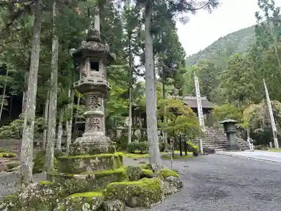 久遠寺御廟所(山梨県)