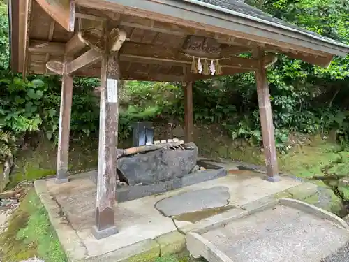 宗形神社の手水舎