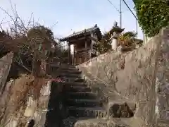 祠の建物その他