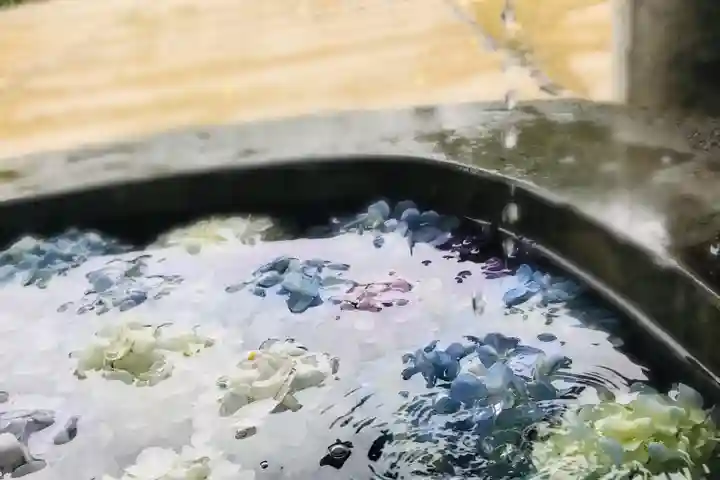 白鳥神社の手水舎