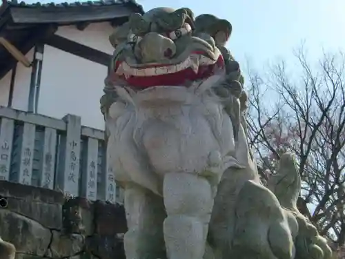 加波山三枝祇神社本宮の狛犬