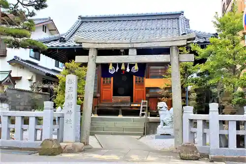 舩玉稲荷神社の鳥居