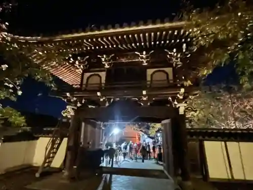 照蓮寺の山門・神門