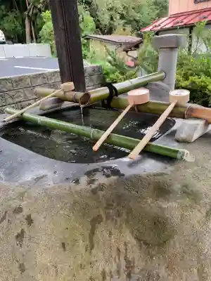 配志和神社の手水舎