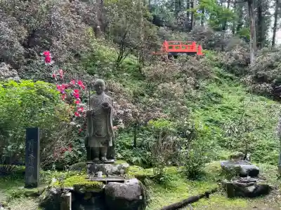 岡寺（龍蓋寺）の{uncategorized: "未分類", other: "その他", undefined: "問題あり", building: "その他建物", grave: "お墓", sacred_gate: "鳥居", guardian: "狛犬", statue: "像", buddha: "仏像", history: "歴史", nature: "自然", garden: "庭園", animal: "動物", pagoda: "塔", temizu: "手水舎", mountain_gate: "山門・神門", sanctuary: "本殿・本堂", subordinate: "末社・摂社", art: "芸術", scenery: "景色", jizo: "地蔵", ema: "絵馬", goshuin: "御朱印", omikuji: "おみくじ", items: "授与品その他", amulet: "お守り", goshuincho: "御朱印帳", eats: "食事", festival: "お祭り", votive_dance: "神楽", shichigosan: "七五三参", wedding: "結婚式", experience: "体験その他", initially: "初詣", around: "周辺", anti_infection: "感染症対策"}