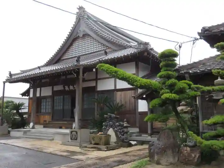 常楽寺の本殿・本堂