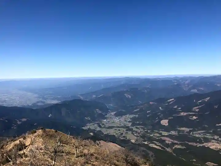 市房山神宮の景色