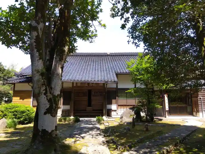 長齢寺の本殿・本堂