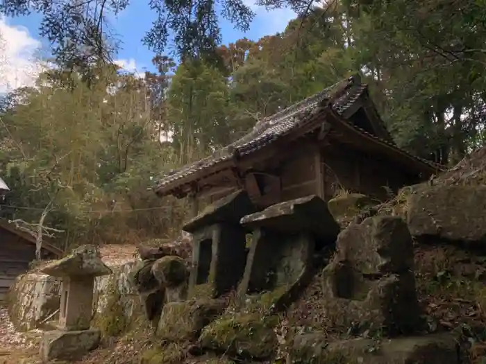 石堂原八幡神社の建物その他