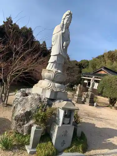 吉祥寺の像