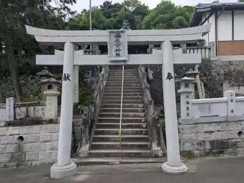 雨之宮神社の鳥居