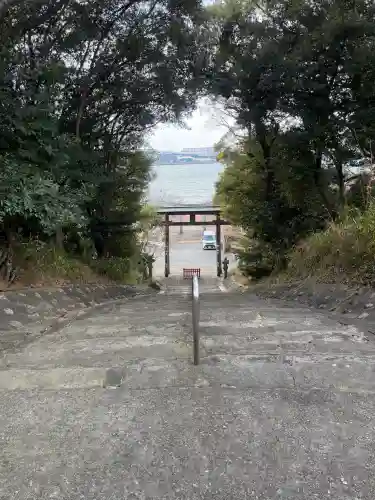 名島神社の{uncategorized: "未分類", other: "その他", undefined: "問題あり", building: "その他建物", grave: "お墓", sacred_gate: "鳥居", guardian: "狛犬", statue: "像", buddha: "仏像", history: "歴史", nature: "自然", garden: "庭園", animal: "動物", pagoda: "塔", temizu: "手水舎", mountain_gate: "山門・神門", sanctuary: "本殿・本堂", subordinate: "末社・摂社", art: "芸術", scenery: "景色", jizo: "地蔵", ema: "絵馬", goshuin: "御朱印", omikuji: "おみくじ", items: "授与品その他", amulet: "お守り", goshuincho: "御朱印帳", eats: "食事", festival: "お祭り", votive_dance: "神楽", shichigosan: "七五三参", wedding: "結婚式", experience: "体験その他", initially: "初詣", around: "周辺", anti_infection: "感染症対策"}