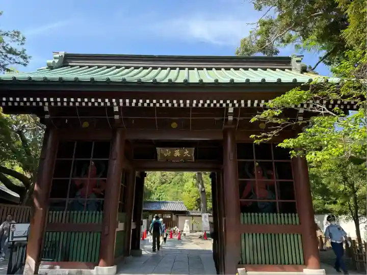 高徳院の山門・神門