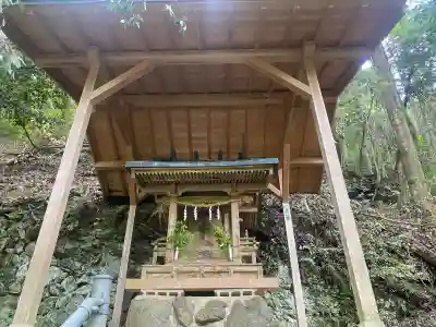 丹生神社の{uncategorized: "未分類", other: "その他", undefined: "問題あり", building: "その他建物", grave: "お墓", sacred_gate: "鳥居", guardian: "狛犬", statue: "像", buddha: "仏像", history: "歴史", nature: "自然", garden: "庭園", animal: "動物", pagoda: "塔", temizu: "手水舎", mountain_gate: "山門・神門", sanctuary: "本殿・本堂", subordinate: "末社・摂社", art: "芸術", scenery: "景色", jizo: "地蔵", ema: "絵馬", goshuin: "御朱印", omikuji: "おみくじ", items: "授与品その他", amulet: "お守り", goshuincho: "御朱印帳", eats: "食事", festival: "お祭り", votive_dance: "神楽", shichigosan: "七五三参", wedding: "結婚式", experience: "体験その他", initially: "初詣", around: "周辺", anti_infection: "感染症対策"}