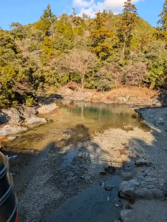 丹生川上神社(中社)の{uncategorized: "未分類", other: "その他", undefined: "問題あり", building: "その他建物", grave: "お墓", sacred_gate: "鳥居", guardian: "狛犬", statue: "像", buddha: "仏像", history: "歴史", nature: "自然", garden: "庭園", animal: "動物", pagoda: "塔", temizu: "手水舎", mountain_gate: "山門・神門", sanctuary: "本殿・本堂", subordinate: "末社・摂社", art: "芸術", scenery: "景色", jizo: "地蔵", ema: "絵馬", goshuin: "御朱印", omikuji: "おみくじ", items: "授与品その他", amulet: "お守り", goshuincho: "御朱印帳", eats: "食事", festival: "お祭り", votive_dance: "神楽", shichigosan: "七五三参", wedding: "結婚式", experience: "体験その他", initially: "初詣", around: "周辺", anti_infection: "感染症対策"}