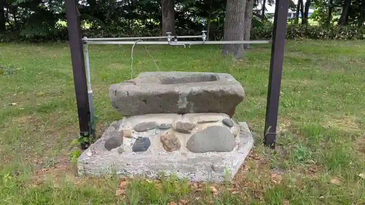 屈足神社の手水舎