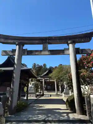 荘内神社の{uncategorized: "未分類", other: "その他", undefined: "問題あり", building: "その他建物", grave: "お墓", sacred_gate: "鳥居", guardian: "狛犬", statue: "像", buddha: "仏像", history: "歴史", nature: "自然", garden: "庭園", animal: "動物", pagoda: "塔", temizu: "手水舎", mountain_gate: "山門・神門", sanctuary: "本殿・本堂", subordinate: "末社・摂社", art: "芸術", scenery: "景色", jizo: "地蔵", ema: "絵馬", goshuin: "御朱印", omikuji: "おみくじ", items: "授与品その他", amulet: "お守り", goshuincho: "御朱印帳", eats: "食事", festival: "お祭り", votive_dance: "神楽", shichigosan: "七五三参", wedding: "結婚式", experience: "体験その他", initially: "初詣", around: "周辺", anti_infection: "感染症対策"}