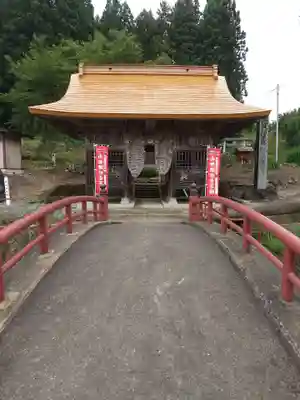 杉沢観音(山形県)