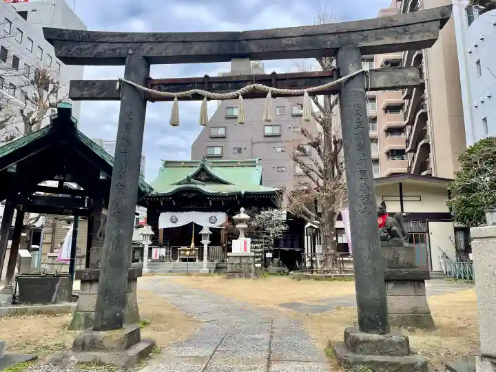 千束稲荷神社の{uncategorized: "未分類", other: "その他", undefined: "問題あり", building: "その他建物", grave: "お墓", sacred_gate: "鳥居", guardian: "狛犬", statue: "像", buddha: "仏像", history: "歴史", nature: "自然", garden: "庭園", animal: "動物", pagoda: "塔", temizu: "手水舎", mountain_gate: "山門・神門", sanctuary: "本殿・本堂", subordinate: "末社・摂社", art: "芸術", scenery: "景色", jizo: "地蔵", ema: "絵馬", goshuin: "御朱印", omikuji: "おみくじ", items: "授与品その他", amulet: "お守り", goshuincho: "御朱印帳", eats: "食事", festival: "お祭り", votive_dance: "神楽", shichigosan: "七五三参", wedding: "結婚式", experience: "体験その他", initially: "初詣", around: "周辺", anti_infection: "感染症対策"}