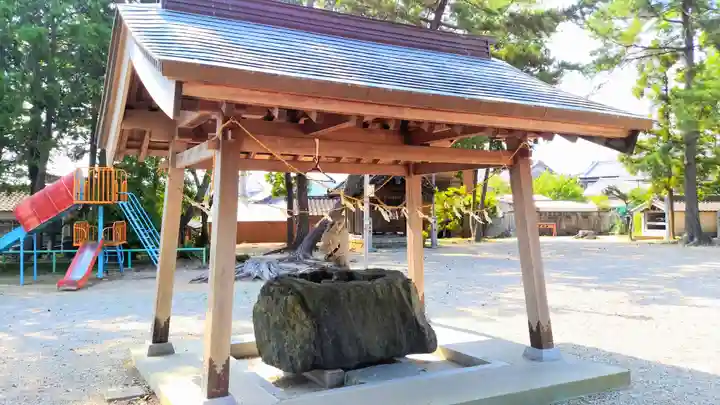 神明神社(箕輪神明神社)の手水舎