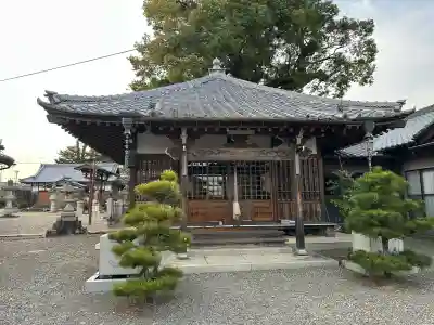 毘沙門堂の{uncategorized: "未分類", other: "その他", undefined: "問題あり", building: "その他建物", grave: "お墓", sacred_gate: "鳥居", guardian: "狛犬", statue: "像", buddha: "仏像", history: "歴史", nature: "自然", garden: "庭園", animal: "動物", pagoda: "塔", temizu: "手水舎", mountain_gate: "山門・神門", sanctuary: "本殿・本堂", subordinate: "末社・摂社", art: "芸術", scenery: "景色", jizo: "地蔵", ema: "絵馬", goshuin: "御朱印", omikuji: "おみくじ", items: "授与品その他", amulet: "お守り", goshuincho: "御朱印帳", eats: "食事", festival: "お祭り", votive_dance: "神楽", shichigosan: "七五三参", wedding: "結婚式", experience: "体験その他", initially: "初詣", around: "周辺", anti_infection: "感染症対策"}