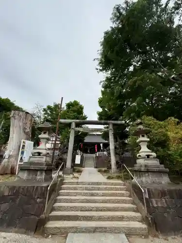 諏訪神社の{uncategorized: "未分類", other: "その他", undefined: "問題あり", building: "その他建物", grave: "お墓", sacred_gate: "鳥居", guardian: "狛犬", statue: "像", buddha: "仏像", history: "歴史", nature: "自然", garden: "庭園", animal: "動物", pagoda: "塔", temizu: "手水舎", mountain_gate: "山門・神門", sanctuary: "本殿・本堂", subordinate: "末社・摂社", art: "芸術", scenery: "景色", jizo: "地蔵", ema: "絵馬", goshuin: "御朱印", omikuji: "おみくじ", items: "授与品その他", amulet: "お守り", goshuincho: "御朱印帳", eats: "食事", festival: "お祭り", votive_dance: "神楽", shichigosan: "七五三参", wedding: "結婚式", experience: "体験その他", initially: "初詣", around: "周辺", anti_infection: "感染症対策"}
