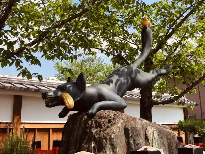 伏見稲荷大社の狛犬