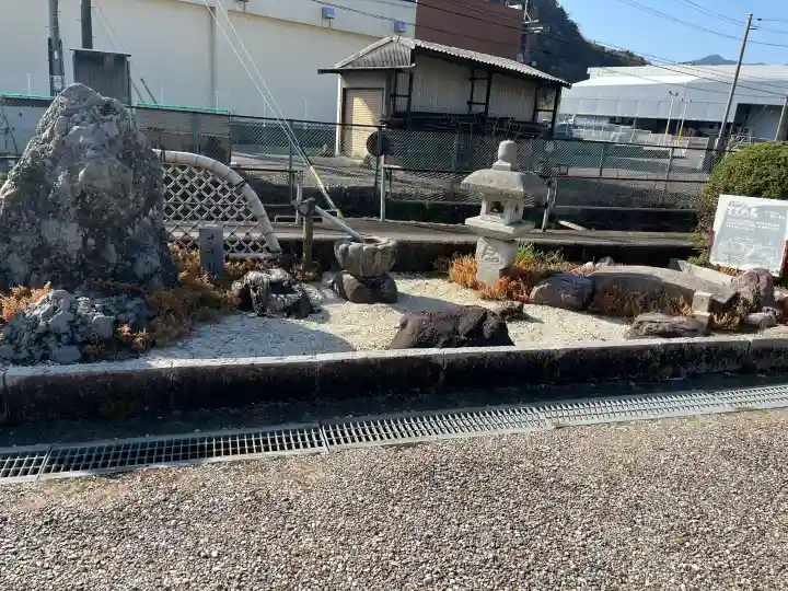 貴宝院の{uncategorized: "未分類", other: "その他", undefined: "問題あり", building: "その他建物", grave: "お墓", sacred_gate: "鳥居", guardian: "狛犬", statue: "像", buddha: "仏像", history: "歴史", nature: "自然", garden: "庭園", animal: "動物", pagoda: "塔", temizu: "手水舎", mountain_gate: "山門・神門", sanctuary: "本殿・本堂", subordinate: "末社・摂社", art: "芸術", scenery: "景色", jizo: "地蔵", ema: "絵馬", goshuin: "御朱印", omikuji: "おみくじ", items: "授与品その他", amulet: "お守り", goshuincho: "御朱印帳", eats: "食事", festival: "お祭り", votive_dance: "神楽", shichigosan: "七五三参", wedding: "結婚式", experience: "体験その他", initially: "初詣", around: "周辺", anti_infection: "感染症対策"}
