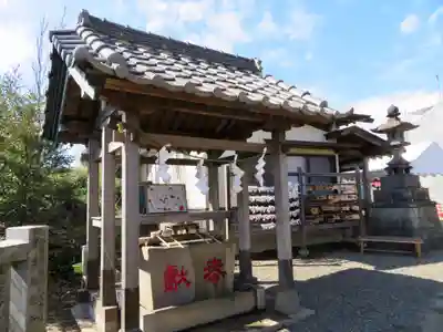 人見神社の手水舎