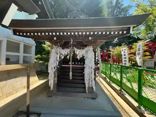 耳明神社（大山神社内）の{uncategorized: "未分類", other: "その他", undefined: "問題あり", building: "その他建物", grave: "お墓", sacred_gate: "鳥居", guardian: "狛犬", statue: "像", buddha: "仏像", history: "歴史", nature: "自然", garden: "庭園", animal: "動物", pagoda: "塔", temizu: "手水舎", mountain_gate: "山門・神門", sanctuary: "本殿・本堂", subordinate: "末社・摂社", art: "芸術", scenery: "景色", jizo: "地蔵", ema: "絵馬", goshuin: "御朱印", omikuji: "おみくじ", items: "授与品その他", amulet: "お守り", goshuincho: "御朱印帳", eats: "食事", festival: "お祭り", votive_dance: "神楽", shichigosan: "七五三参", wedding: "結婚式", experience: "体験その他", initially: "初詣", around: "周辺", anti_infection: "感染症対策"}