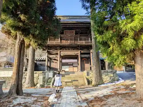 江音寺の山門