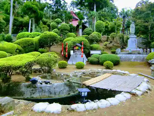 神野寺の庭園