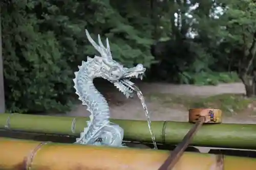 射水神社の手水舎