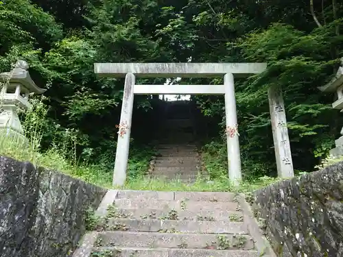 神明社の鳥居