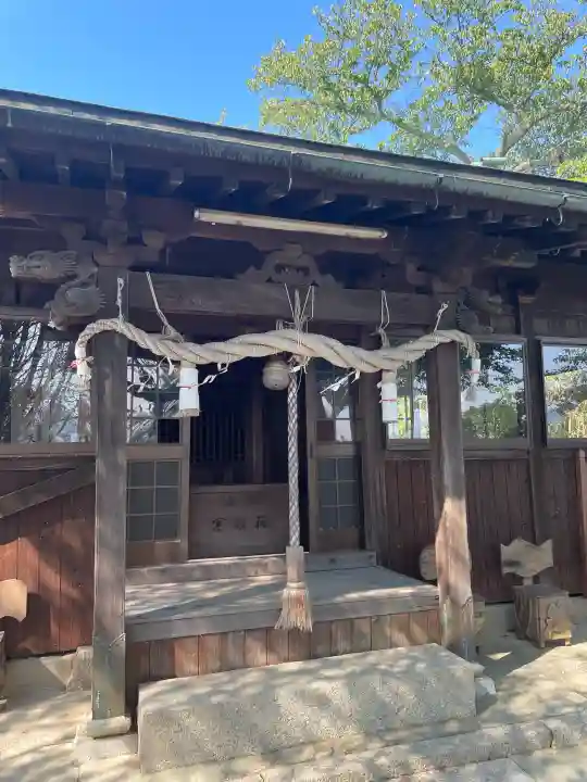 豊玉姫神社の{uncategorized: "未分類", other: "その他", undefined: "問題あり", building: "その他建物", grave: "お墓", sacred_gate: "鳥居", guardian: "狛犬", statue: "像", buddha: "仏像", history: "歴史", nature: "自然", garden: "庭園", animal: "動物", pagoda: "塔", temizu: "手水舎", mountain_gate: "山門・神門", sanctuary: "本殿・本堂", subordinate: "末社・摂社", art: "芸術", scenery: "景色", jizo: "地蔵", ema: "絵馬", goshuin: "御朱印", omikuji: "おみくじ", items: "授与品その他", amulet: "お守り", goshuincho: "御朱印帳", eats: "食事", festival: "お祭り", votive_dance: "神楽", shichigosan: "七五三参", wedding: "結婚式", experience: "体験その他", initially: "初詣", around: "周辺", anti_infection: "感染症対策"}