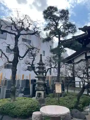 妙清寺の{uncategorized: "未分類", other: "その他", undefined: "問題あり", building: "その他建物", grave: "お墓", sacred_gate: "鳥居", guardian: "狛犬", statue: "像", buddha: "仏像", history: "歴史", nature: "自然", garden: "庭園", animal: "動物", pagoda: "塔", temizu: "手水舎", mountain_gate: "山門・神門", sanctuary: "本殿・本堂", subordinate: "末社・摂社", art: "芸術", scenery: "景色", jizo: "地蔵", ema: "絵馬", goshuin: "御朱印", omikuji: "おみくじ", items: "授与品その他", amulet: "お守り", goshuincho: "御朱印帳", eats: "食事", festival: "お祭り", votive_dance: "神楽", shichigosan: "七五三参", wedding: "結婚式", experience: "体験その他", initially: "初詣", around: "周辺", anti_infection: "感染症対策"}