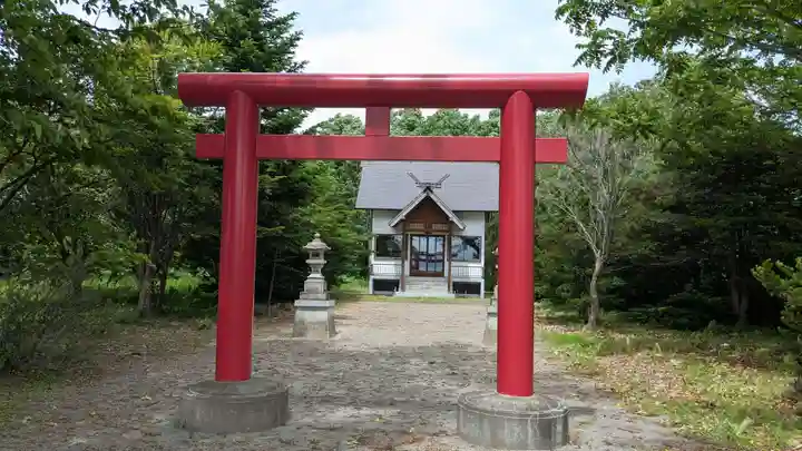 第八部落稲荷神社の鳥居