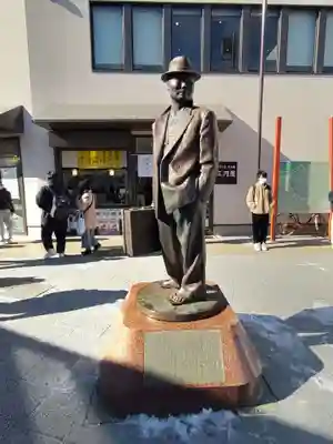 おりつ地蔵尊の像