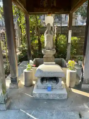 宗隆寺の{uncategorized: "未分類", other: "その他", undefined: "問題あり", building: "その他建物", grave: "お墓", sacred_gate: "鳥居", guardian: "狛犬", statue: "像", buddha: "仏像", history: "歴史", nature: "自然", garden: "庭園", animal: "動物", pagoda: "塔", temizu: "手水舎", mountain_gate: "山門・神門", sanctuary: "本殿・本堂", subordinate: "末社・摂社", art: "芸術", scenery: "景色", jizo: "地蔵", ema: "絵馬", goshuin: "御朱印", omikuji: "おみくじ", items: "授与品その他", amulet: "お守り", goshuincho: "御朱印帳", eats: "食事", festival: "お祭り", votive_dance: "神楽", shichigosan: "七五三参", wedding: "結婚式", experience: "体験その他", initially: "初詣", around: "周辺", anti_infection: "感染症対策"}