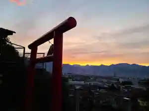 差出磯大嶽山神社 仕事と健康と厄よけの神さまの鳥居(2022年12月11日(日) 08時27分38秒投稿)