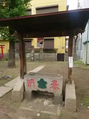 南品川諏訪神社の{uncategorized: "未分類", other: "その他", undefined: "問題あり", building: "その他建物", grave: "お墓", sacred_gate: "鳥居", guardian: "狛犬", statue: "像", buddha: "仏像", history: "歴史", nature: "自然", garden: "庭園", animal: "動物", pagoda: "塔", temizu: "手水舎", mountain_gate: "山門・神門", sanctuary: "本殿・本堂", subordinate: "末社・摂社", art: "芸術", scenery: "景色", jizo: "地蔵", ema: "絵馬", goshuin: "御朱印", omikuji: "おみくじ", items: "授与品その他", amulet: "お守り", goshuincho: "御朱印帳", eats: "食事", festival: "お祭り", votive_dance: "神楽", shichigosan: "七五三参", wedding: "結婚式", experience: "体験その他", initially: "初詣", around: "周辺", anti_infection: "感染症対策"}
